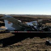 Fotografia facilitada por la Comunidad de Madrid del accidente de una avioneta registrado este miércoles en Quijorna. 