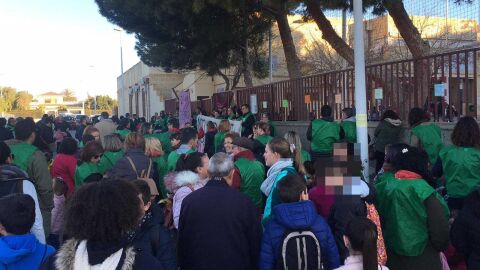Concentraci&oacute;n en el colegio La Paz de Torrellano