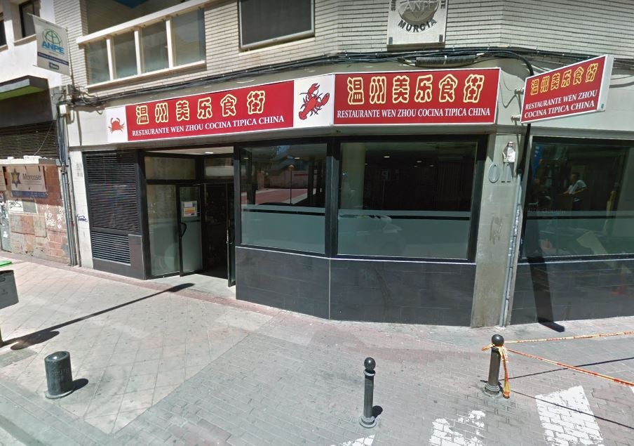 Mesa de redacción: Un restaurante chino de Murcia la lía creando grupos de Whatsapp con sus clientes Mesa de redacción: Un restaurante chino de Murcia la lía creando grupos de Whatsapp con sus clientes