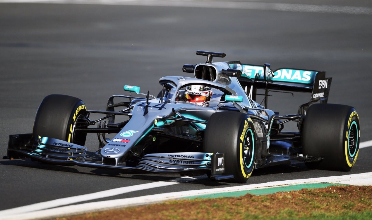 Mercedes presenta el W10, el monoplaza con el que aspira a revalidar su corona en la F1 Mercedes presenta el W10, el monoplaza con el que aspira a revalidar su corona en la F1