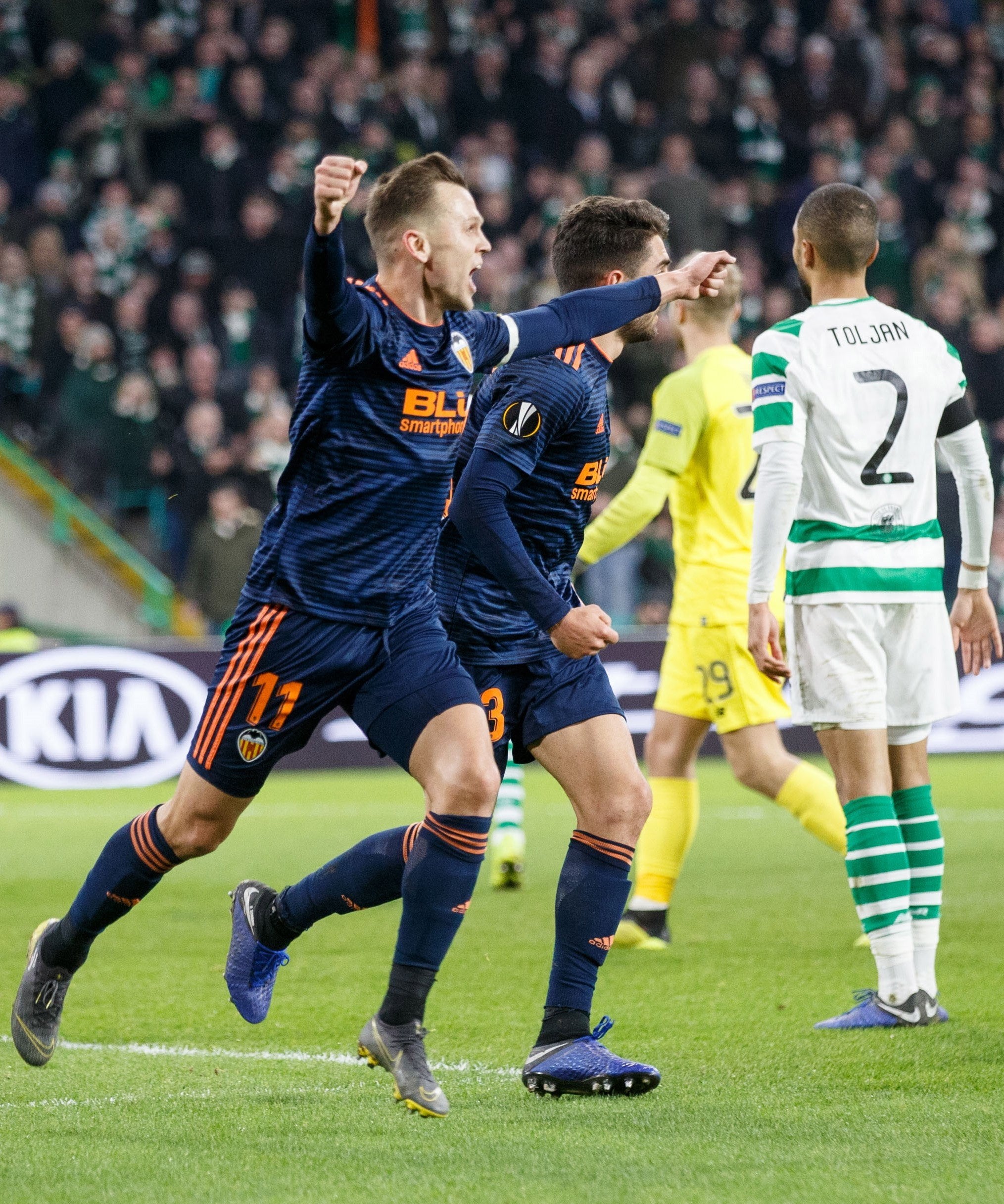 Un Valencia superior deja encarrilada la eliminatoria ante el Celtic Un Valencia superior deja encarrilada la eliminatoria ante el Celtic