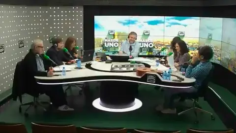 Leo Harlem, Carlos Latre, Begoña Gómez de la Fuente, Carlos Alsina, Carolina Noriega y Jesús Manzano Leo Harlem, Carlos Latre, Begoña Gómez de la Fuente, Carlos Alsina, Carolina Noriega y Jesús Manzano