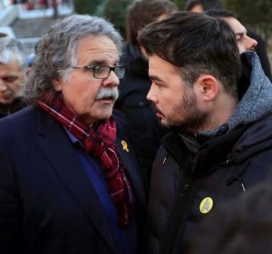 Joan Tardá y Gabriel Rufián a las puertas del Tribunal Supremo durante el juicio del 'procés' Joan Tardá y Gabriel Rufián a las puertas del Tribunal Supremo durante el juicio del 'procés'