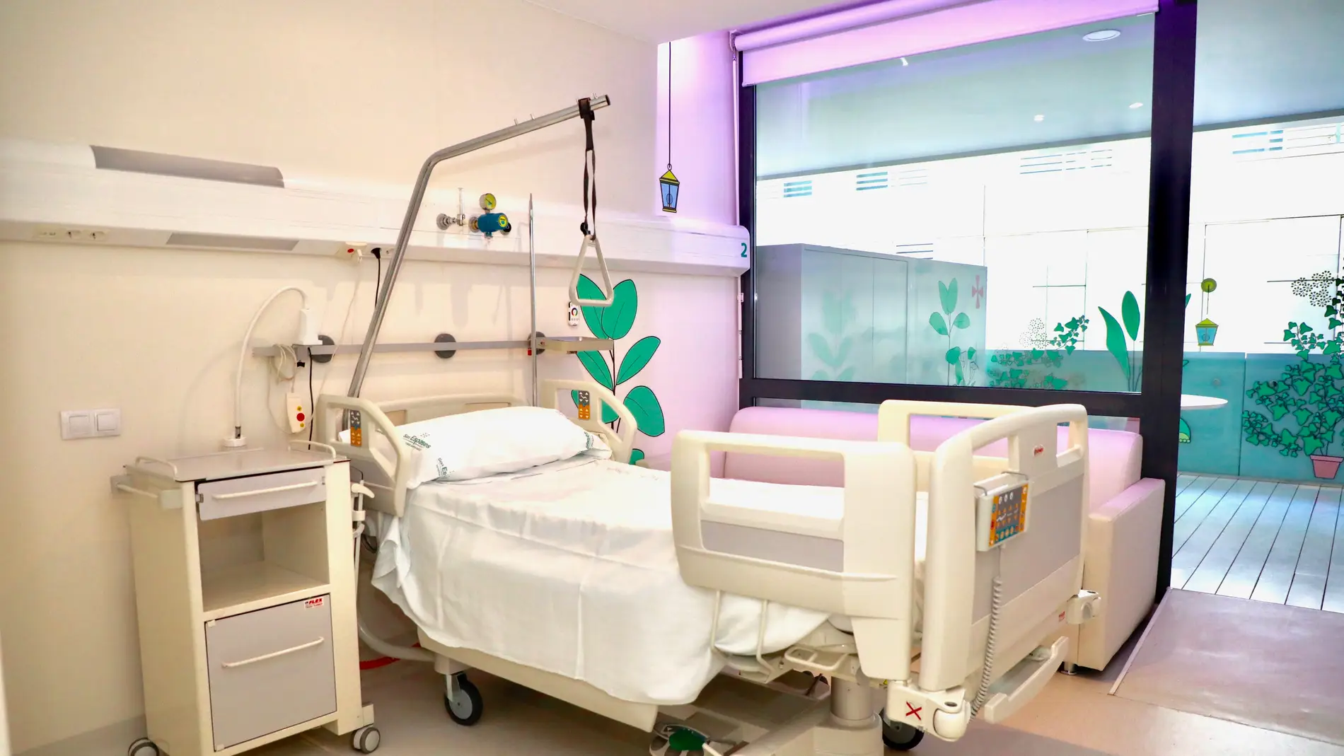 Habitación renovada del área de pediatría oncológica de Son Espases 