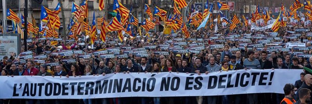 La Guardia Urbana cifra en 200.000 los asistentes a la manifestación contra el juicio del 'procés' en Barcelona La Guardia Urbana cifra en 200.000 los asistentes a la manifestación contra el juicio del 'procés' en Barcelona