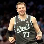 Luka Doncic sonríe en el partido de los rookies en el All Star Luka Doncic sonríe en el partido de los rookies en el All Star