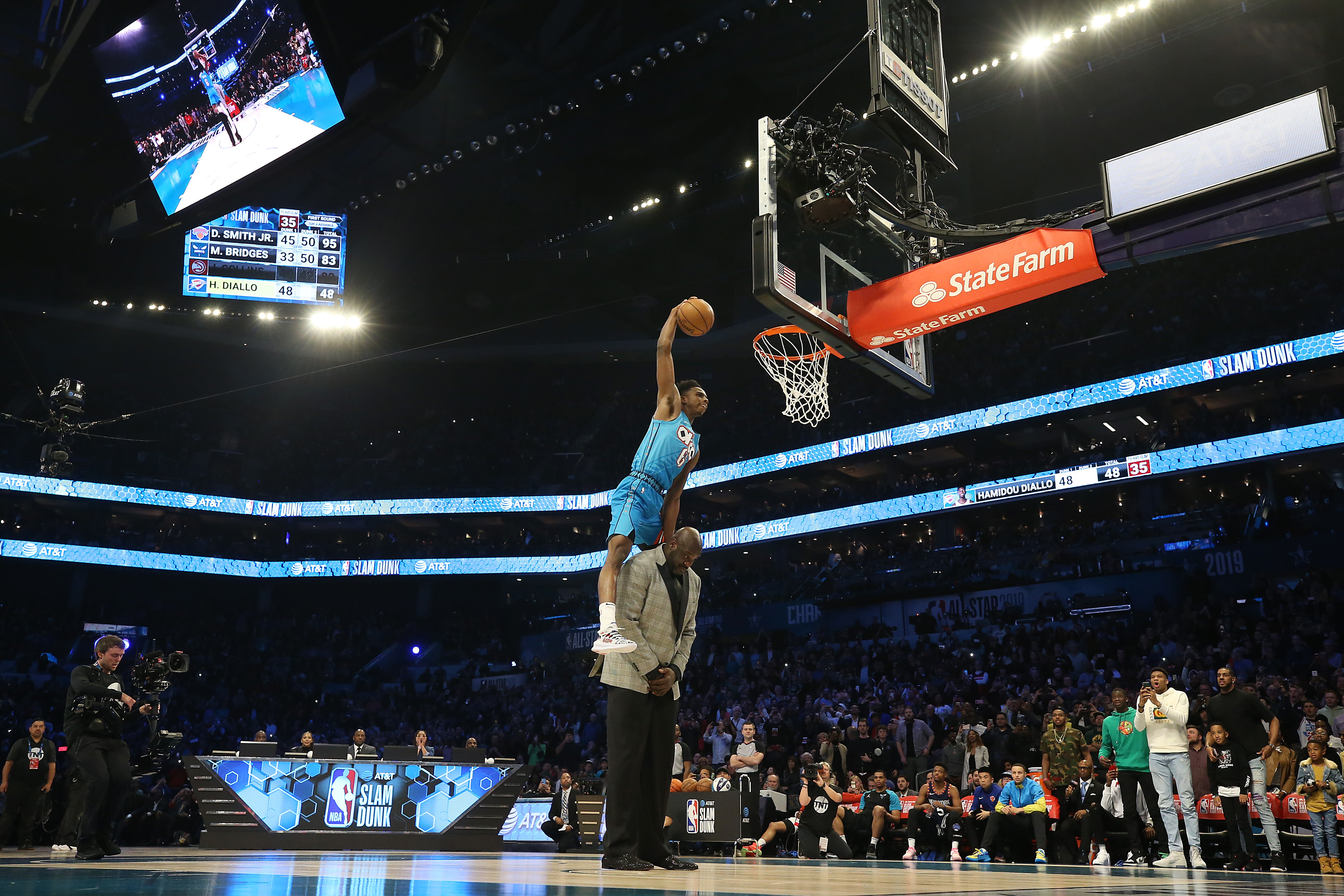 Diallo brilla con un salto sobre Shaquille O'Neal y gana el concurso de mates del All Star 2019 Diallo brilla con un salto sobre Shaquille O'Neal y gana el concurso de mates del All Star 2019