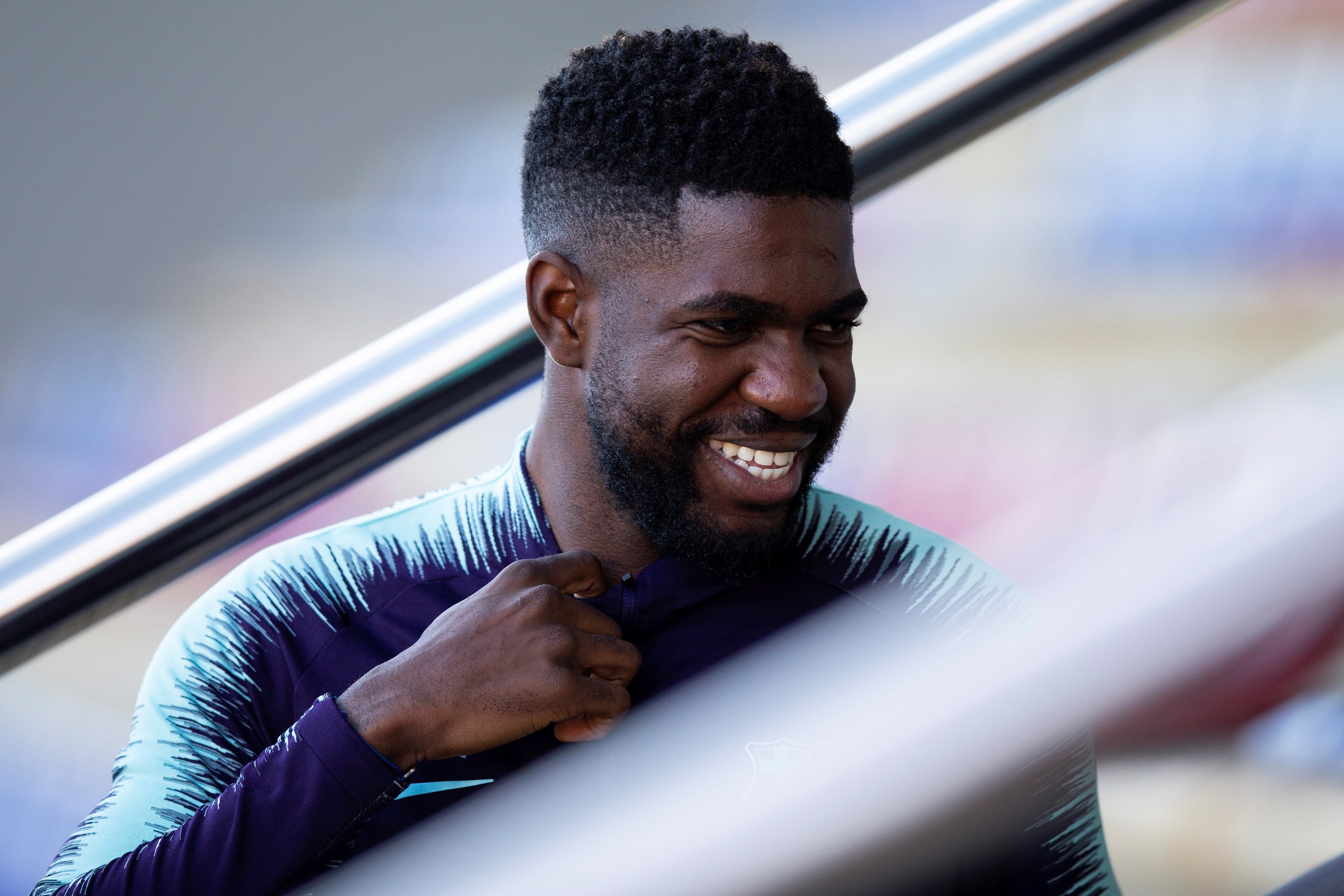 Umtiti recibe el alta médica y viajará a Lyon para el partido de Champions Umtiti recibe el alta médica y viajará a Lyon para el partido de Champions