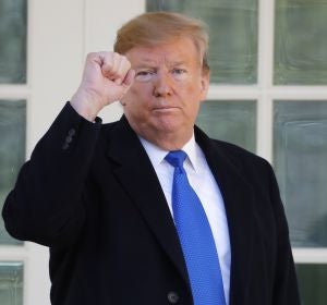 Donald Trump declara emergencia nacional para construir el muro de Facebook Donald Trump declara emergencia nacional para construir el muro de Facebook
