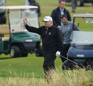 Donald Trump, jugando al golf Donald Trump, jugando al golf
