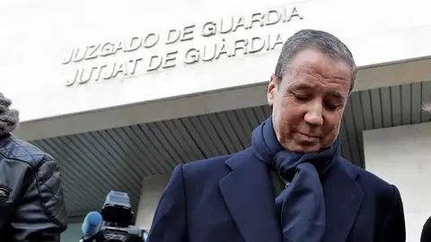 El expresidente de la Generalitat, Eduardo Zaplana , ha comparecido en la oficina de presentaciones del juzgado de guardia de Valéncia. EDUARDO ZAPLANA ERIAL