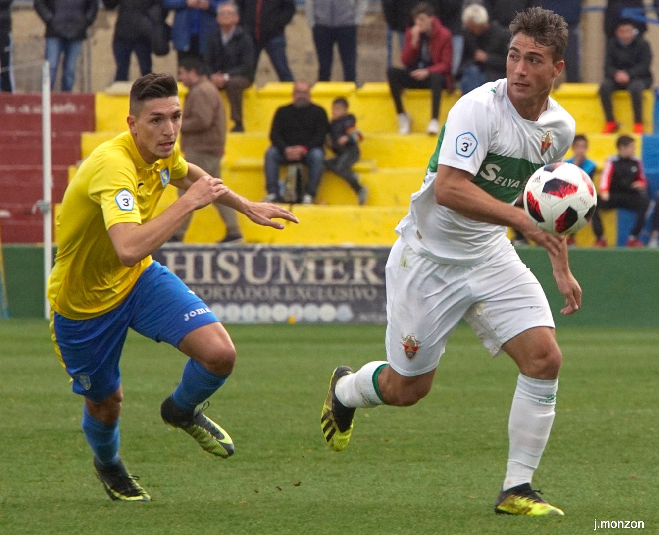 El Ilicitano cae ante el líder Orihuela y se acerca a un punto del descenso El Ilicitano cae ante el líder Orihuela y se acerca a un punto del descenso