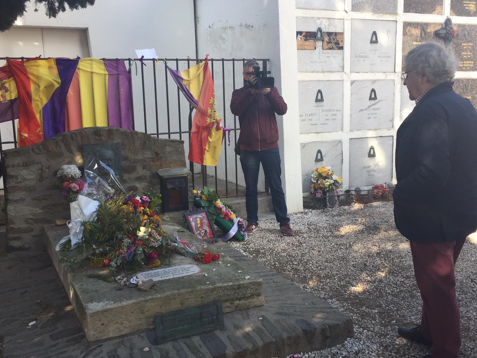 Ian Gibson recorre 'Los últimos caminos de Machado' en Colliure en el aniversario de su muerte Ian Gibson recorre 'Los últimos caminos de Machado' en Colliure en el aniversario de su muerte