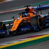 Carlos Sainz pilota el nuevo McLaren en Montmeló