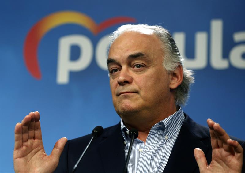 González Pons afea la gestión de reparto de los altos cargos pero apoyará Von der Leyen González Pons afea la gestión de reparto de los altos cargos pero apoyará Von der Leyen