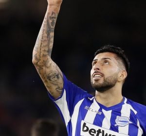 Maripán, del Alavés, celebra un gol Maripán, del Alavés, celebra un gol