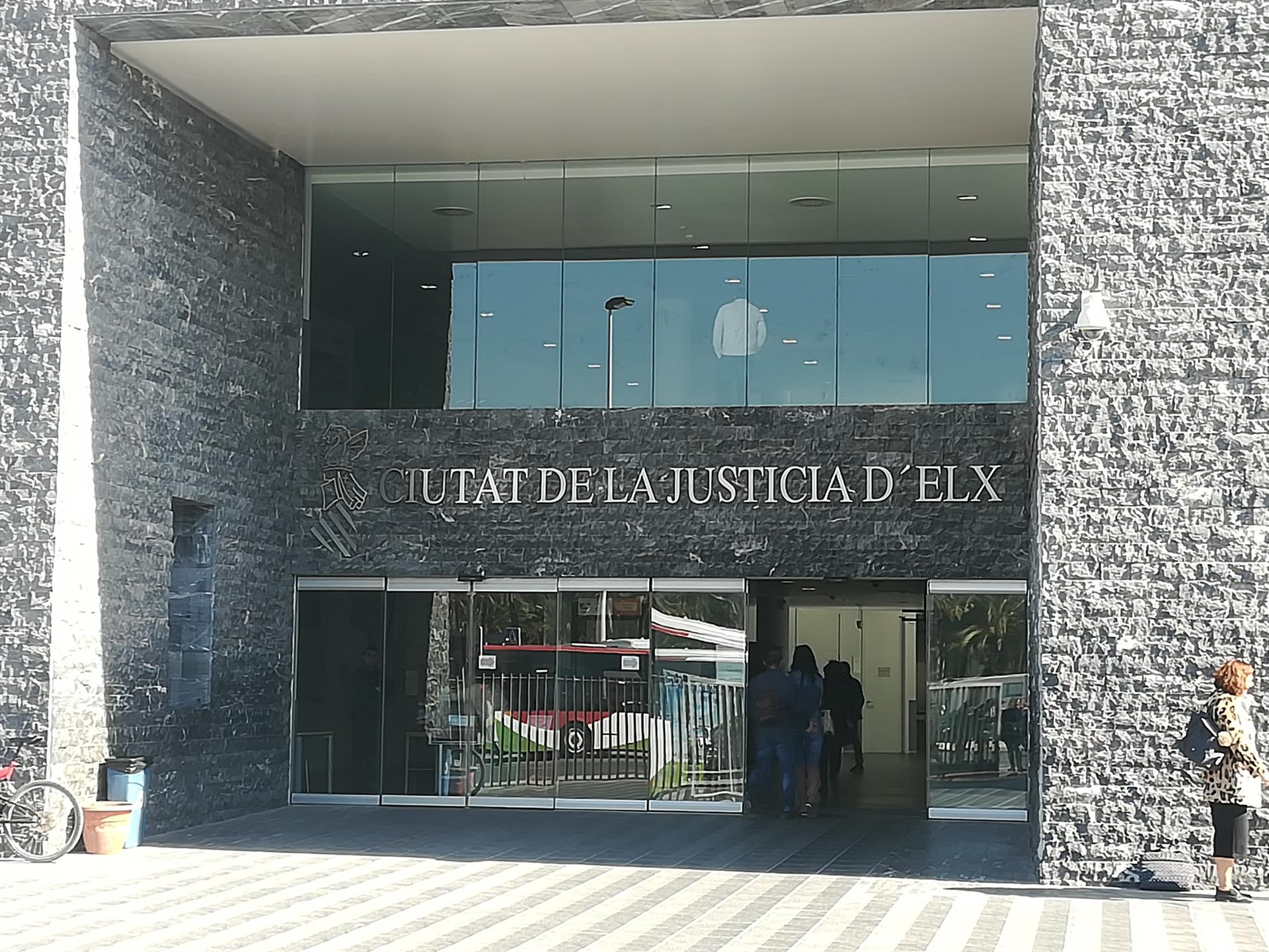 La trama del ‘caso Brugal’ se juzga en Elche a partir del 5 de marzo La trama del ‘caso Brugal’ se juzga en Elche a partir del 5 de marzo