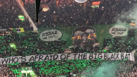 Aficionados del Celtic en el partido ante el Valencia CF Aficionados del Celtic en el partido ante el Valencia CF