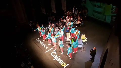 COAC 2019 Cuartos: Chirigota 'Los que no se pierden una' Chirigota: Los que no se pierden una Localidad: Cádiz Autoría Letra: Jesús Manuel Selma Martín-Murga y Francisco José Fernández Díaz Autoría Música: Francisco José Fernández Díaz y José Luis Bustelo Sánchez Dirección: Francisco José Fernández Díaz Representante Legal: Marcos Antonio Caro Corona