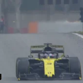 Daniel Ricciardo, antes de perder su alerón trasero Daniel Ricciardo, antes de perder su alerón trasero
