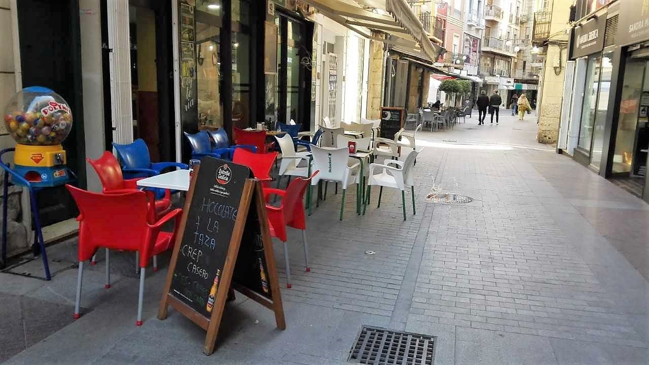 Solo el 6% de los locales con terraza de Elche piden ampliar su superficie de cara a la llegada de la fase 1 de la desescalada Solo el 6% de los locales con terraza de Elche piden ampliar su superficie de cara a la llegada de la fase 1 de la desescalada
