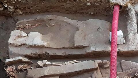 Esqueletos encontrados en las excavaciones arqueol&oacute;gicas del Mercado Central de Elche