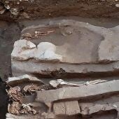 Esqueletos encontrados en las excavaciones arqueológicas del Mercado Central de Elche