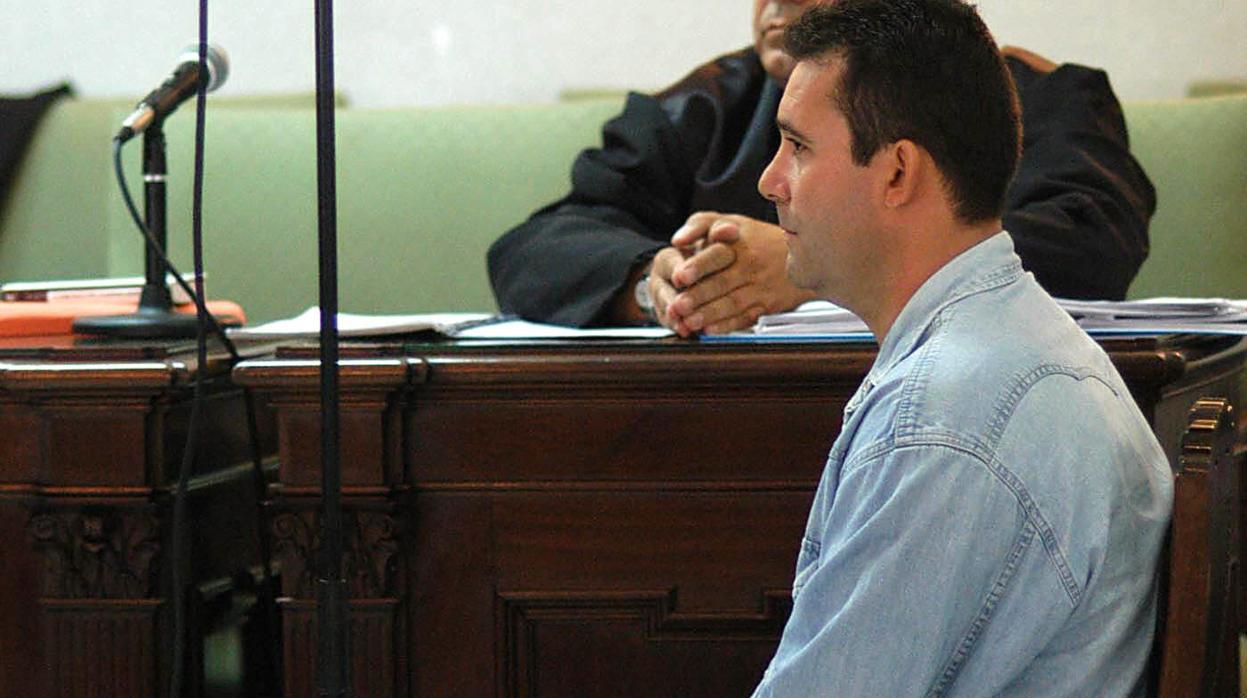 Detienen a un preso que mató a su mujer y huyó tras un permiso Detienen a un preso que mató a su mujer y huyó tras un permiso