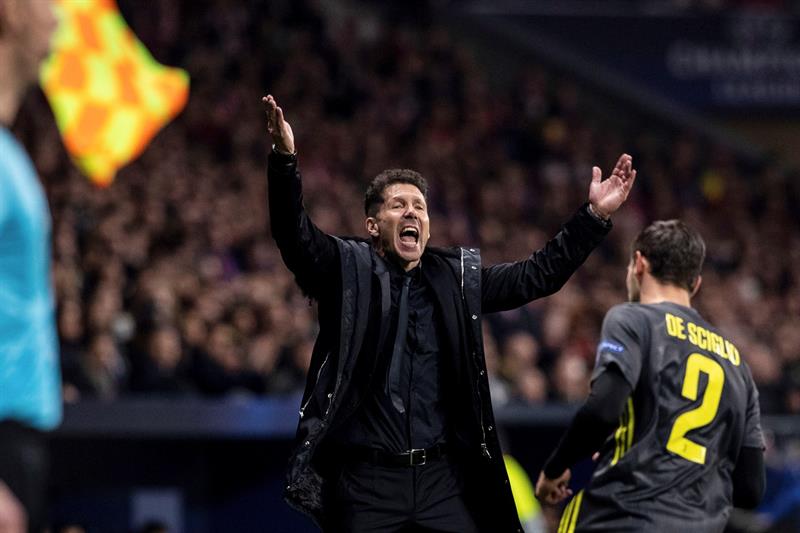 Simeone: ¿El gesto tras el gol? Poner a Costa y Koke que llevaban un mes sin jugar hay que tener huevos y lo hice" Simeone: ¿El gesto tras el gol? Poner a Costa y Koke que llevaban un mes sin jugar hay que tener huevos y lo hice"
