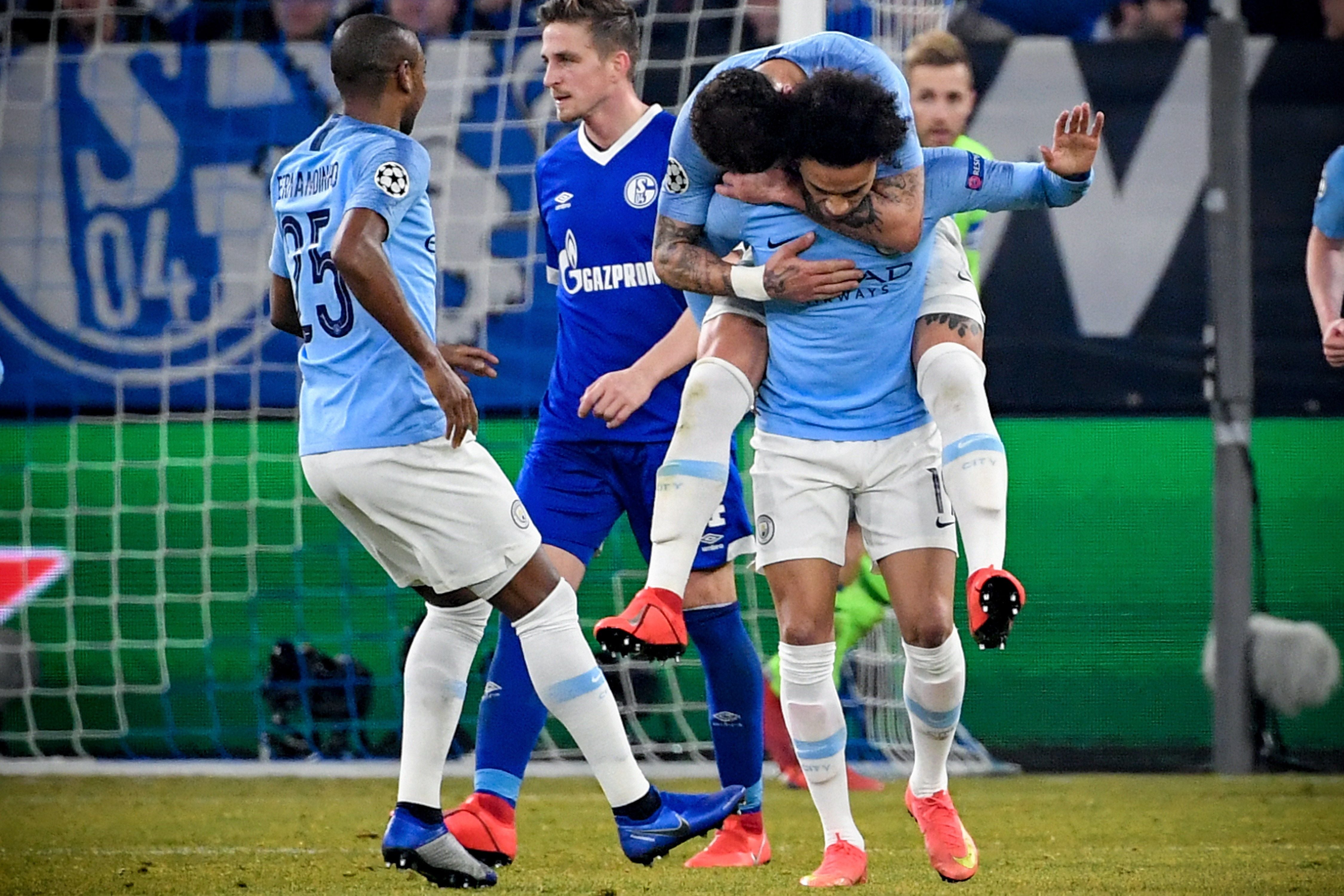 El City logra remontar con 10 y toma ventaja en la eliminatoria ante el Schalke El City logra remontar con 10 y toma ventaja en la eliminatoria ante el Schalke