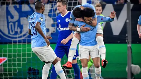 Leroy Sané, tras anotar su gol ante el Schalke Leroy Sané, tras anotar su gol ante el Schalke