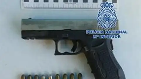 Detenido por posesión de arma Amenazó a sus vecinos con una pistola