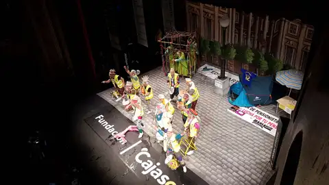 COAC 2019 Cuartos: Chirigota 'Los Yayoflauta' Chirigota: Los Yayoflauta Localidad: Cádiz Autoría Letra: Roberto Fabio Gómez Duran y Juan Pérez Casado Autoría Música: Juan Pérez Casado y José Juan Pastrana Fernández Dirección: Luis Gómez Beardo Representante Legal: Roberto Fabio Gómez Duran