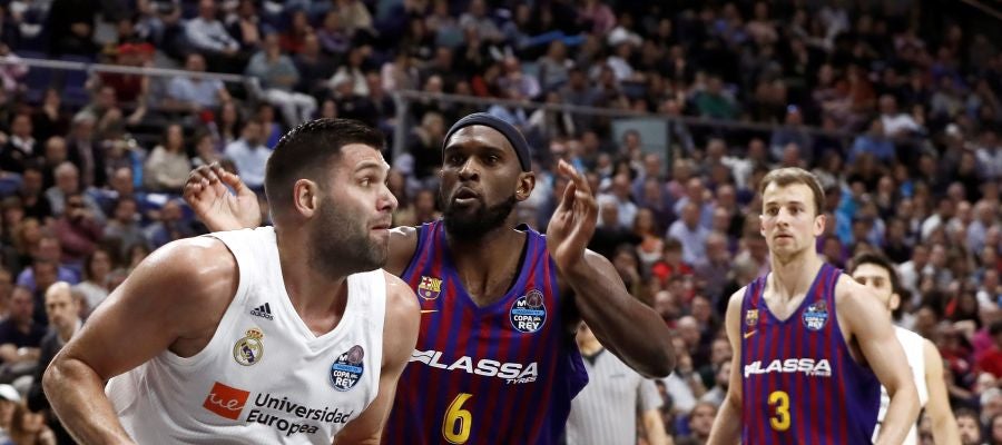 Felipe Reyes, en acción ante el Barcelona Felipe Reyes, en acción ante el Barcelona