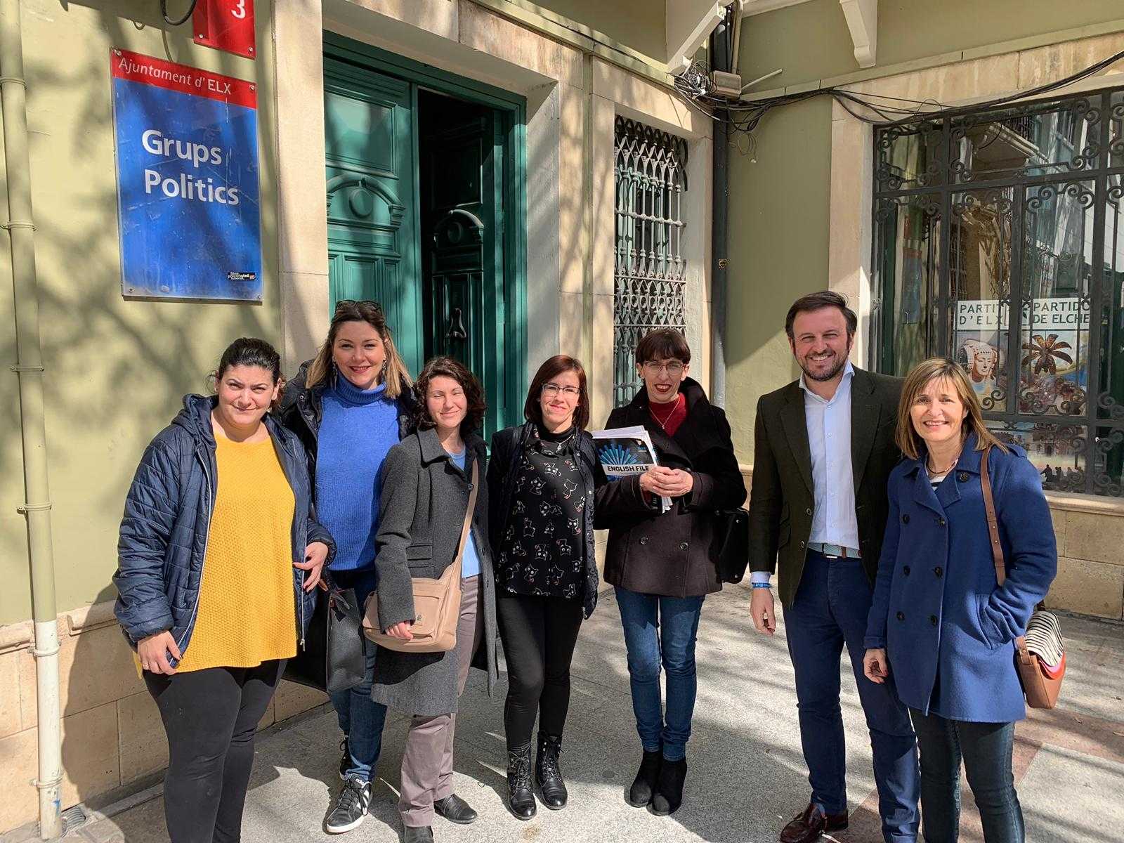 El PP carga contra la edil de Bienestar Social de Elche por llevar dos años sin cumplir el compromiso de dotar a Aiteal de nueva sede El PP carga contra la edil de Bienestar Social de Elche por llevar dos años sin cumplir el compromiso de dotar a Aiteal de nueva sede