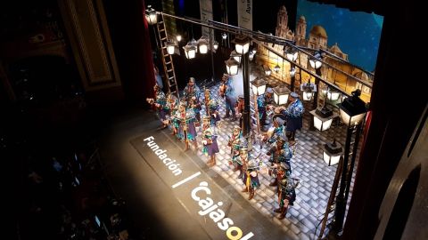 Comparsa: La Luz de C&aacute;diz Localidad: C&aacute;diz Autor&iacute;a Letra: Manuel Enrique Garc&iacute;a Rosado Autor&iacute;a M&uacute;sica: Manuel Enrique Garc&iacute;a Rosado Direcci&oacute;n: Salvador Rubianes Ramos Representante Legal: Manuel Enrique Garc&iacute;a Rosado