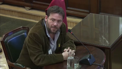 Dante Fachin, sobre el 20S: "Vi a 20 periodistas encima de los coches de la Guardia Civil" Dante Fachin, sobre el 20S: "Vi a 20 periodistas encima de los coches de la Guardia Civil"