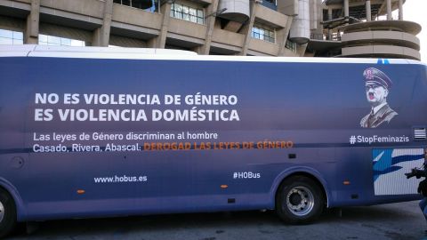 Vista del autob&uacute;s de la asociaci&oacute;n HazteOir.org en Madrid