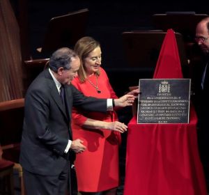 La presidenta del Congreso, Ana Pastor; el presidente del Senado, Pío García-Escudero (d), y el presidente del Teatro Real, Gregorio Marañón La presidenta del Congreso, Ana Pastor; el presidente del Senado, Pío García-Escudero (d), y el presidente del Teatro Real, Gregorio Marañón