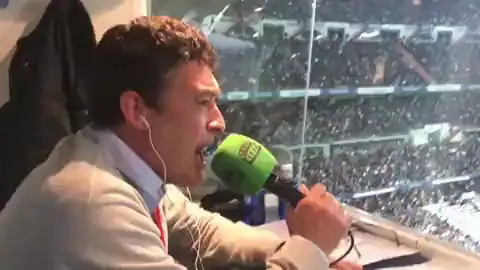 Alfredo Martínez narrando un gol del Barça Alfredo Martínez narrando un gol del Barça