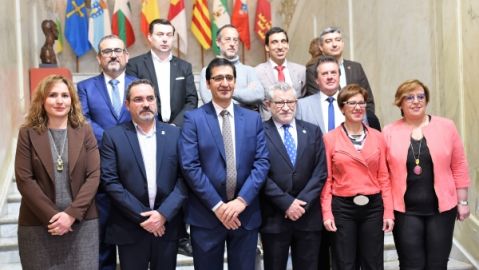 Caballero, Felpeto y alcaldes de los municipios beneficiarios del adelanto de dinero