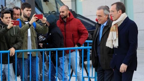 Sandro Rosell llega junto a su abogado a la Audiencia Nacional