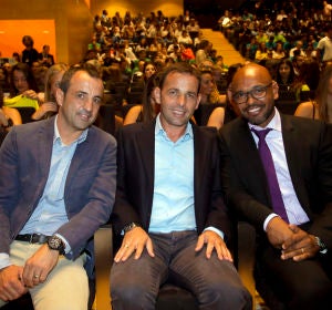 Calleja junto a Quique Álvarez y Marcos Senna Calleja junto a Quique Álvarez y Marcos Senna