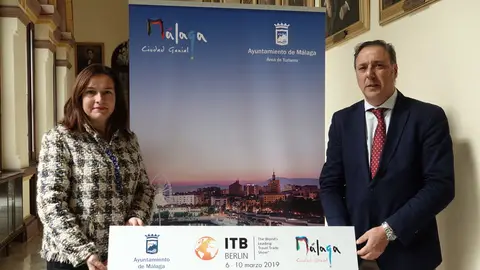 El Ayuntamiento de Málaga estará un año más en la ITB Berlín Presentación de la promoción de la capital, en la próxima feria de turismo de Berlín. María del Mar Martín Rojo, concejala de turismo, y Javier Hernández, director del Área de turismo del Ayuntamiento