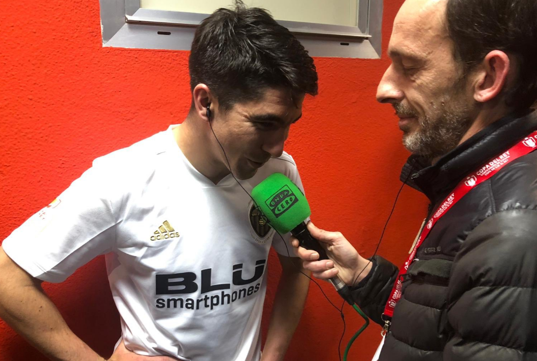 Carlos Soler: "Nunca había vivido algo así y estas cosas emocionan" Carlos Soler: "Nunca había vivido algo así y estas cosas emocionan"