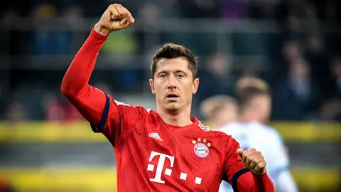 Lewandowski celebra un gol Lewandowski celebra un gol