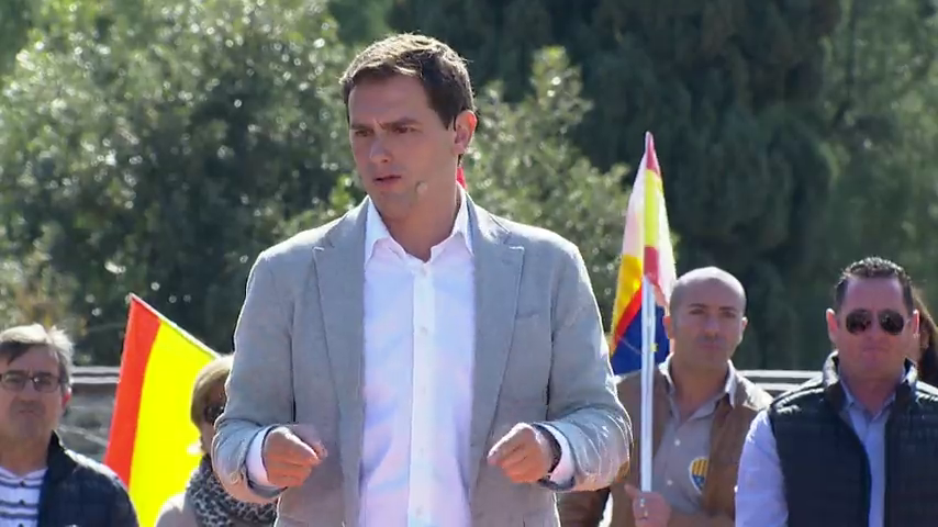 Rivera pide hablar de España y no de Franco ni del aborto: "Eso lo dejo para Casado y Sánchez" Rivera pide hablar de España y no de Franco ni del aborto: "Eso lo dejo para Casado y Sánchez"