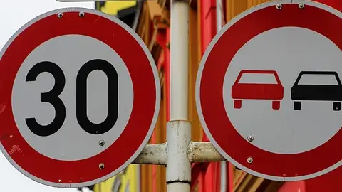 Señal de tráfico, velocidad 30km/h Señal de tráfico, velocidad 30km/h