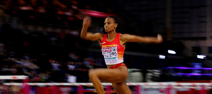 Ana Peleteiro, oro y récord de España en triple salto con ...