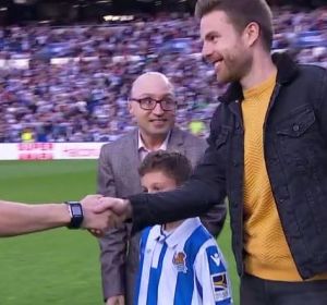 Jesús Vidal hizo el saque de honor en Anoeta Jesús Vidal hizo el saque de honor en Anoeta